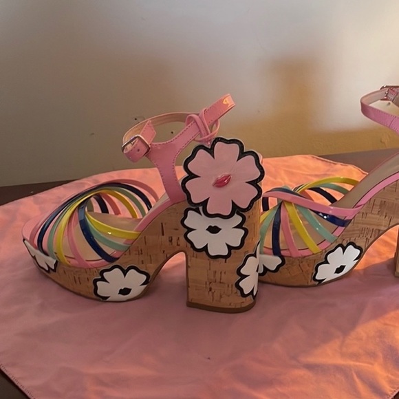 kate spade Shoes - NEW KATE SPADE “FLORAL DAISY” WEDGE PLATFORM SANDALS